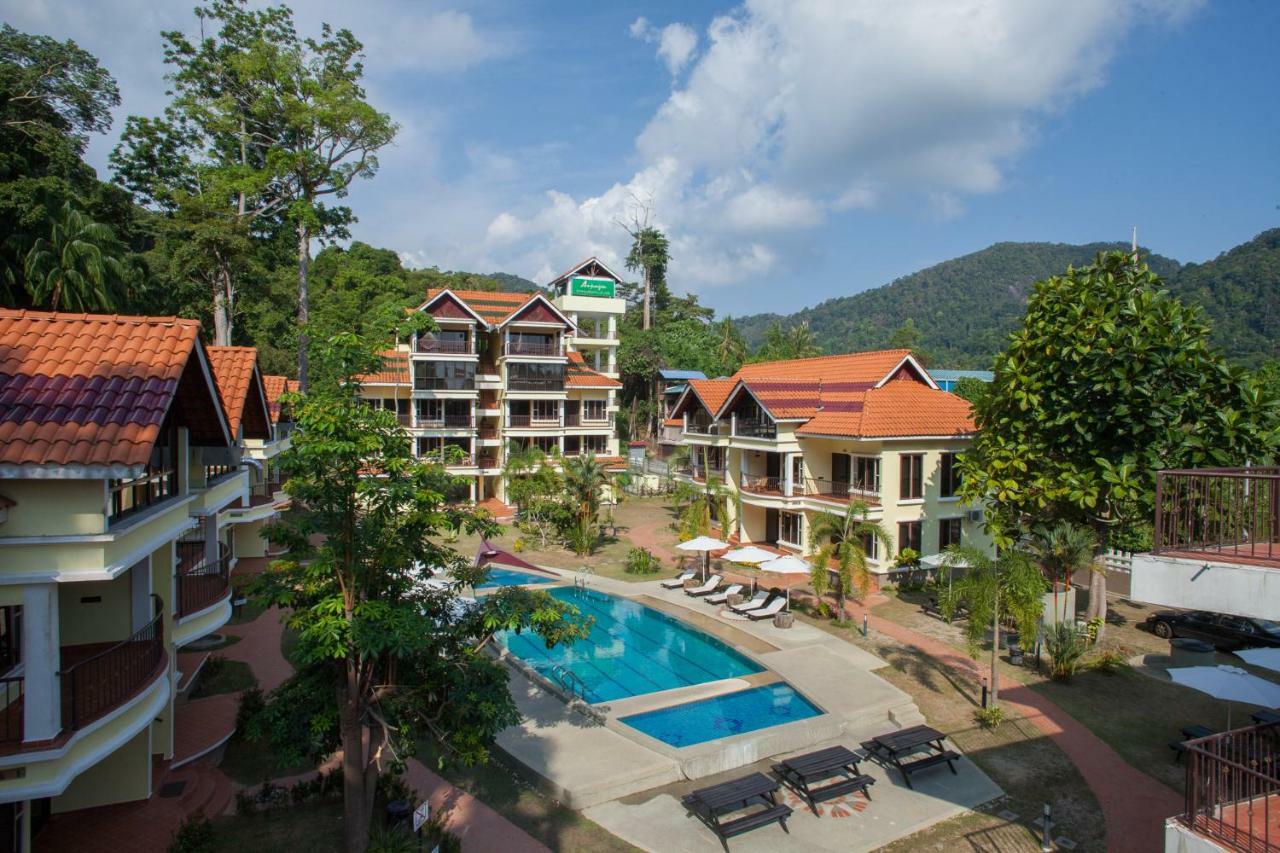 Anjungan Beach Resort Kampung Teluk Nipah Exterior foto