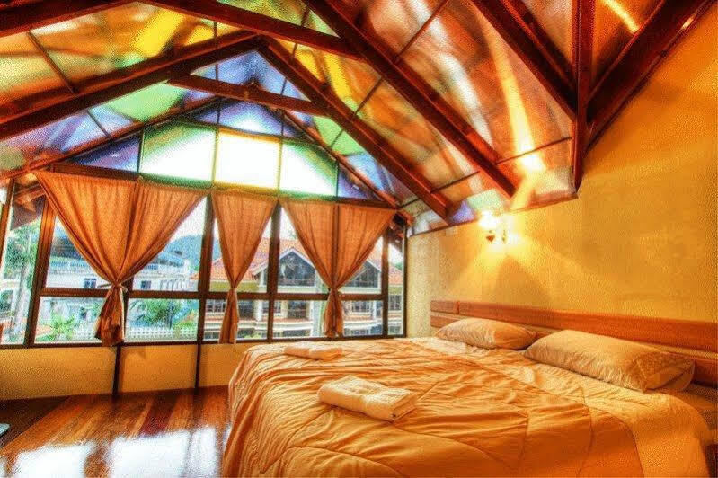 Anjungan Beach Resort Kampung Teluk Nipah Exterior foto